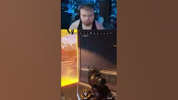 What you doing back there? 🤔 #apex #apexlegends #apexlegendsclips