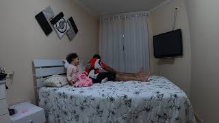 Rafaela Em Casa Brincando Com O Pai Em Casa