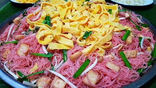 กับข้าวกับปลาโอ 837 ผัดหมี่สีชมพู ผัดหมี่วัยเด็ก ผัดกะทะใหญ่ๆ กินกันทั้งบ้าน stir fried pink noodle