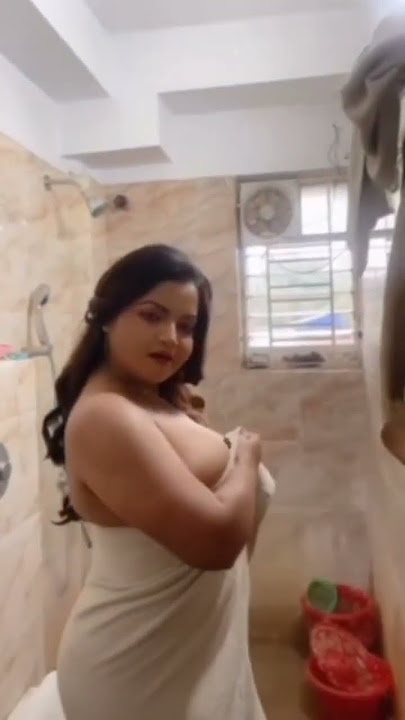 Tari Handuk Cewek Hot Banget #hotgirl #youtubeshorts #status #hotstatussong #toweldance #sunnyleone