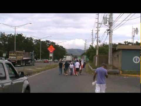 ESTUDIANTES Y UN PROFESOR MARCHAN DESDE EL RECINTO DE MAYAGUEZ HASTA EL CAPITOLIO 02