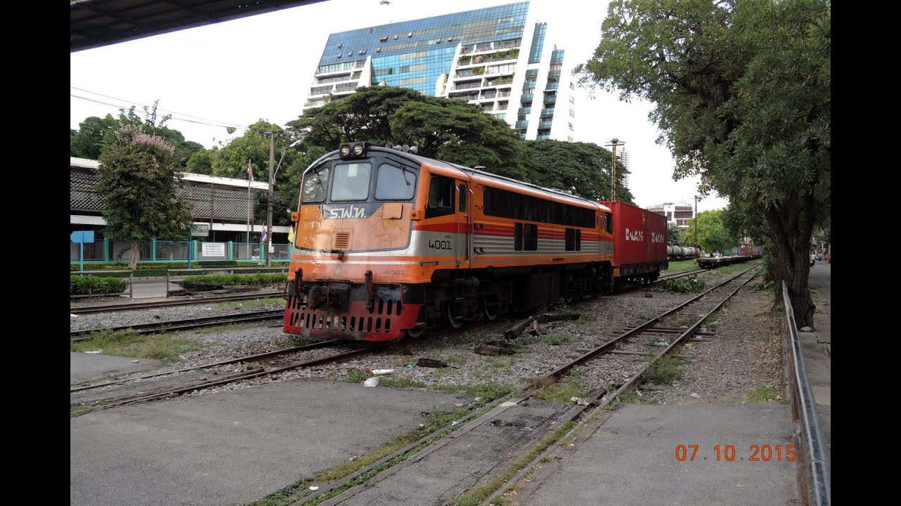 สถานีรถไฟแม่น้ำ MAE NAM Railway Station