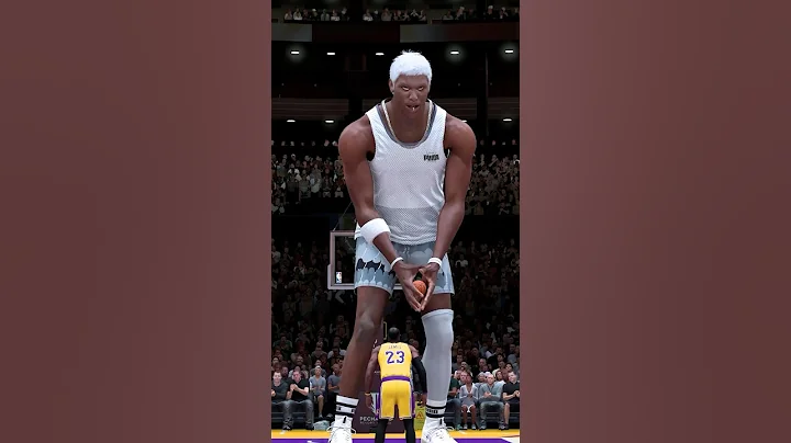 LeBron vs 100 Foot Player