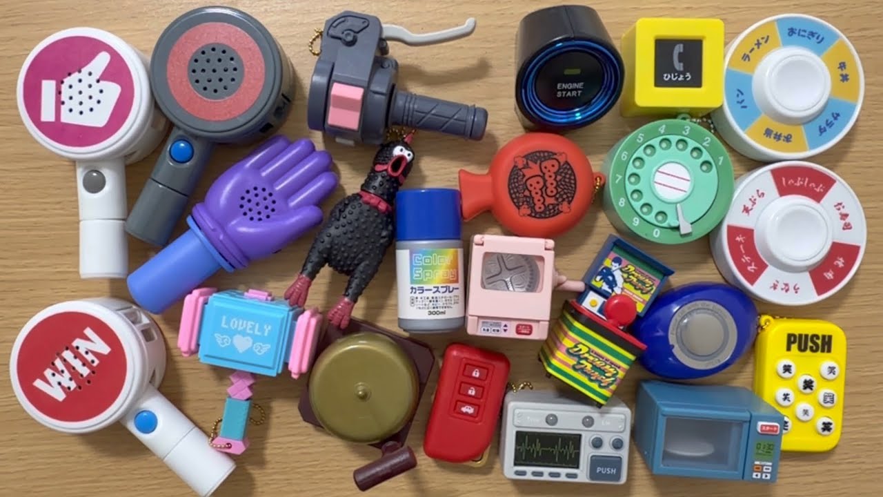 いろんな音が鳴るガチャガチャのおもちゃA gachapon toy that makes a