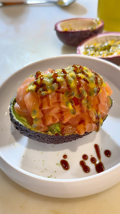 BACCHETTE PRONTE?! OGGI TARTARE DI SALMONE CON AVOCADO E PASSION FRUIT!