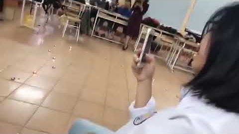 ÔM GUITAR HÁT TẶNG CÁC BẠN NỮ 8/3