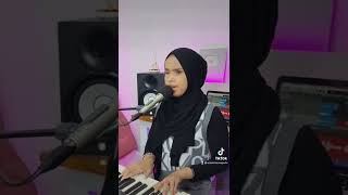 Tiara - kriss cover by putri