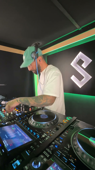 I Spy ( ILLATEK Remix)Here’s a snippet of the upcoming track 😎 #ukg #ukgarage #piratestudios #djmix