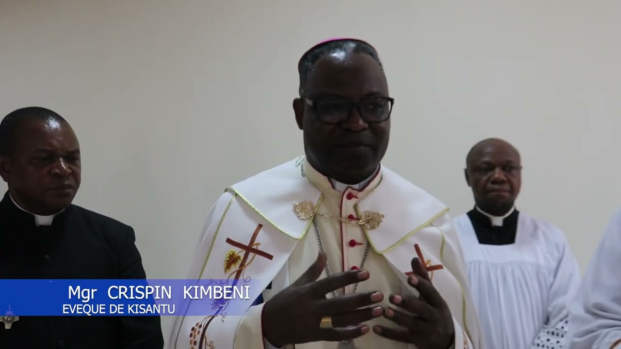 Bénédiction  du bâtiment  polyvalent  du centre Eymard (ss)