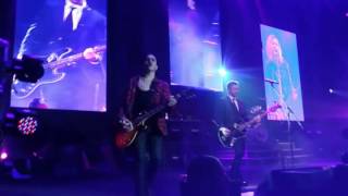 Video thumbnail of "Encerrada En El Placard - AIRBAG (Luna Park - 28 Junio #2doRound)"