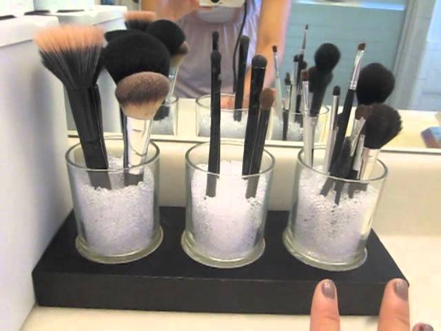 D I Y Makeup Brush Holder Ideas You