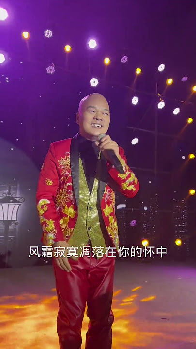 Bro. Guang's presence lit up the room; audience clapped for old hits [Gui Ping]