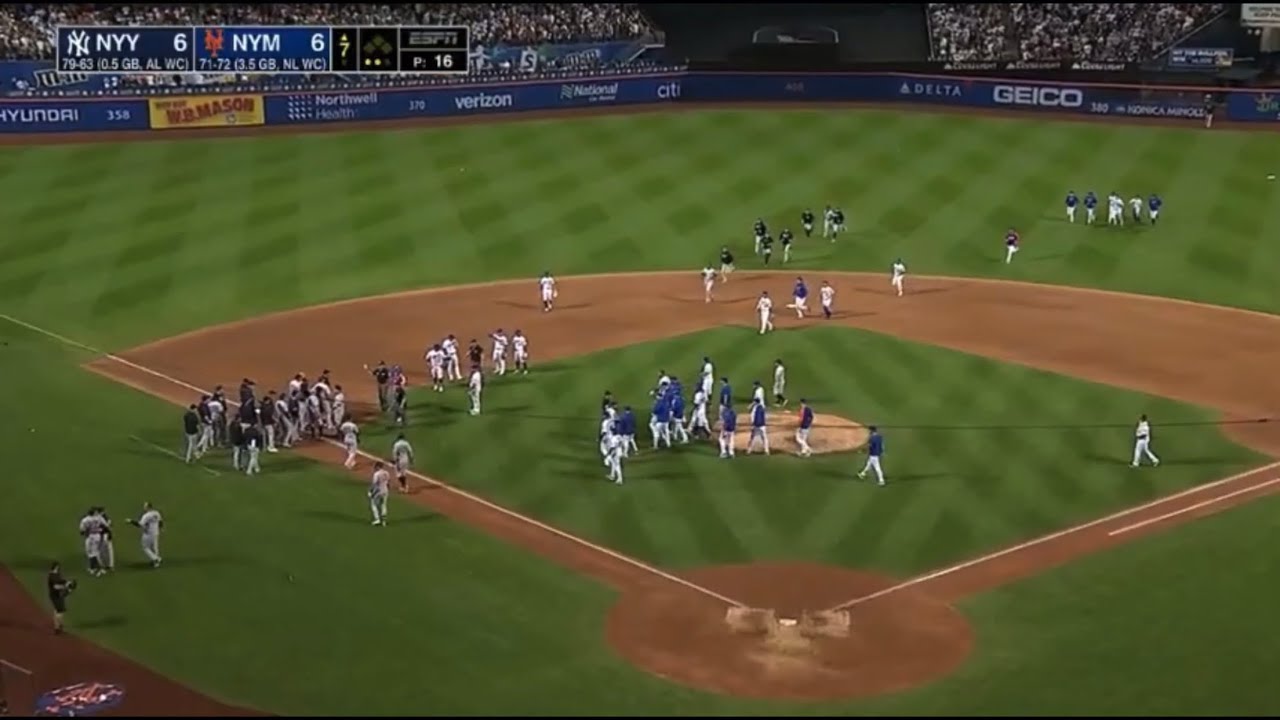 Mets and Yankees Benches Clear After Lindor and Stanton Chirp! YouTube