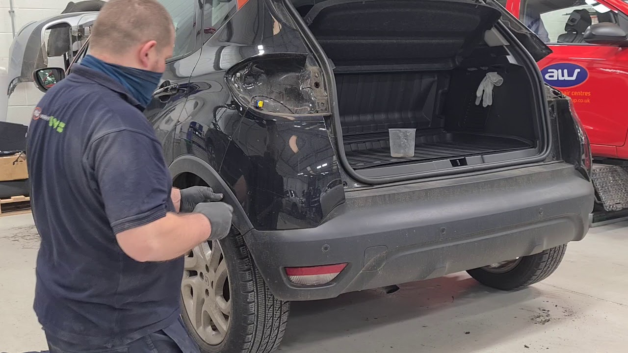 How to remove a 2016 Renault Captur back bumper...