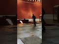 Русский ветеран СВО возложил цветы у вечного огня рядом с Кремлём армияроссии вечныйогонь война 