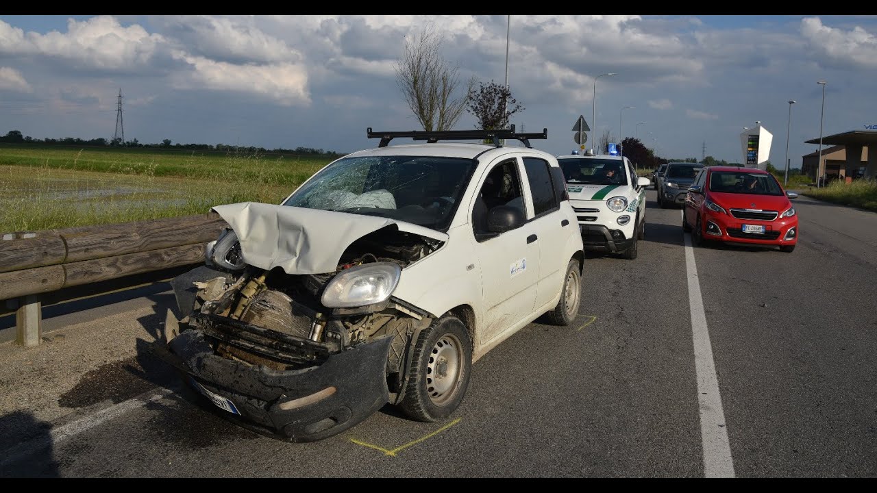 Vigevano, incidente in corso Pavia