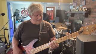 How to play bass part to Life in the Fast Lane