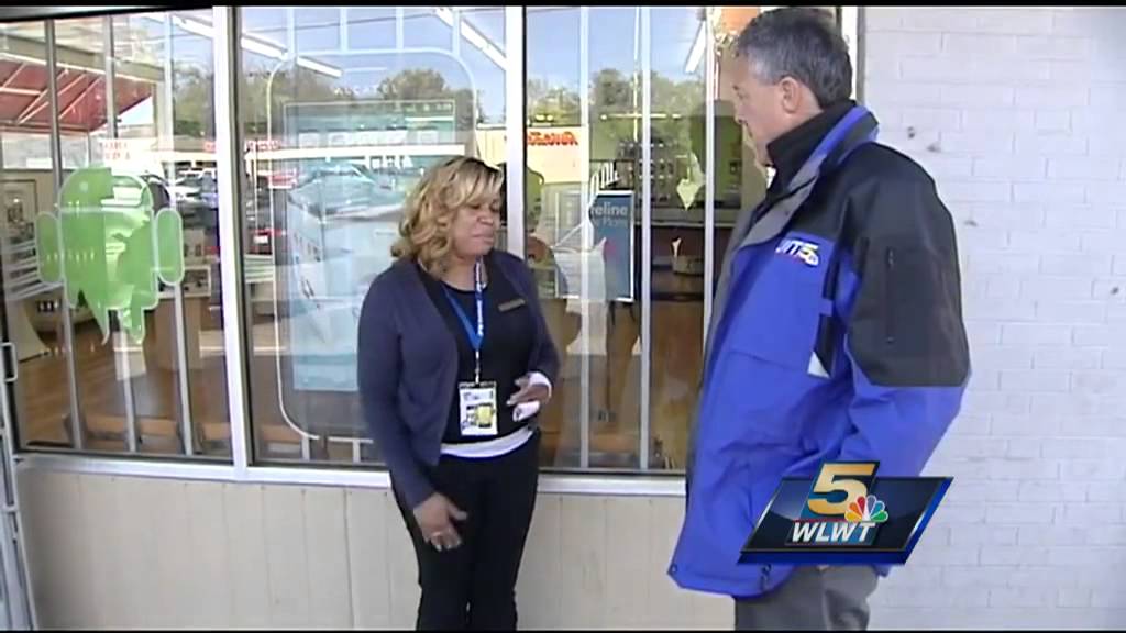 3 wounded in East Price Hill gas station lot shooting - YouTube
