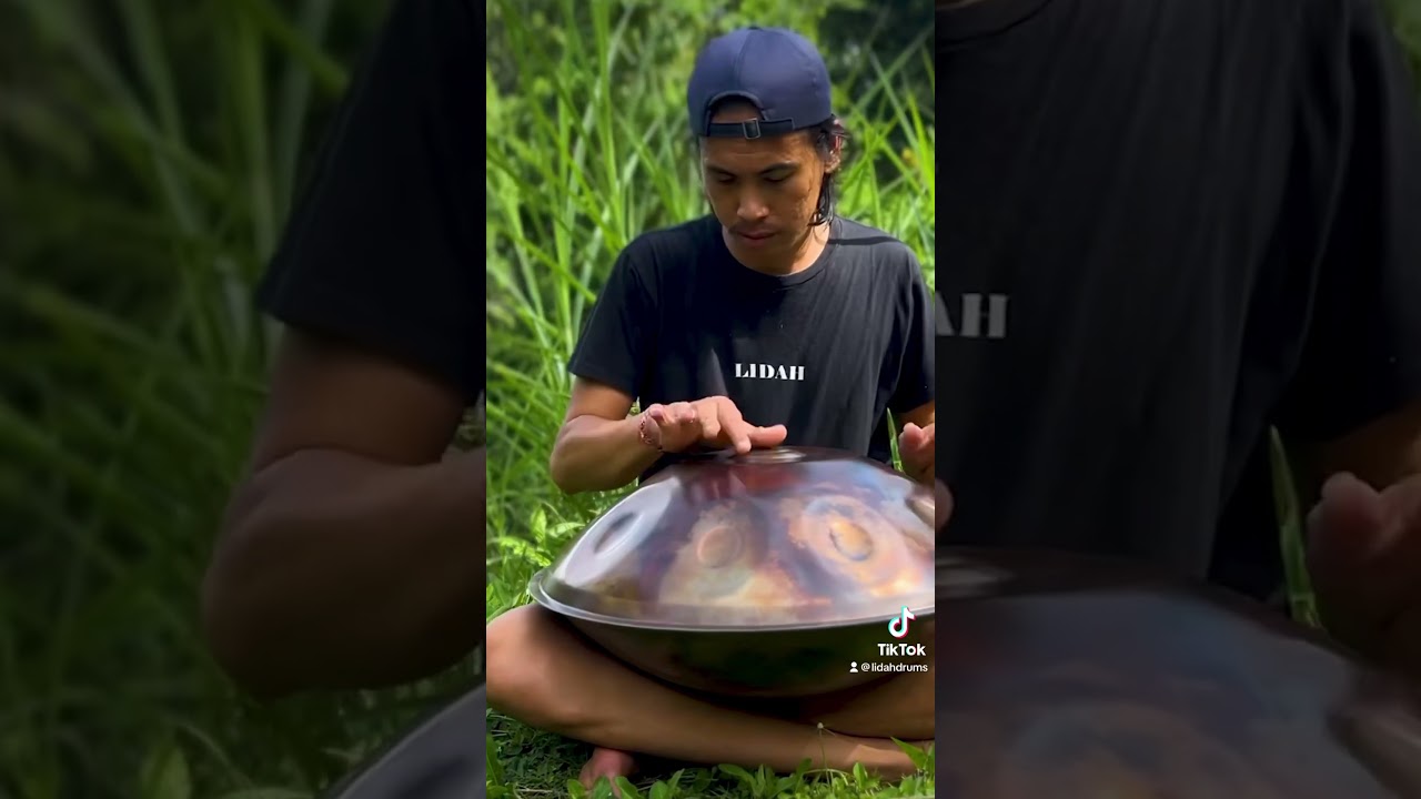Unleashing. Relieving. Expressing💚#handpan #minihandpan #yogamusic #ademwerk #nature #musictherapy