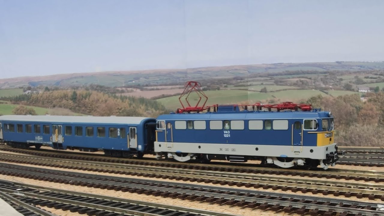 Terepasztal építés - Háttérposzter applikálás #train #h0scale #modelleisenbahn #railway #modelbahn