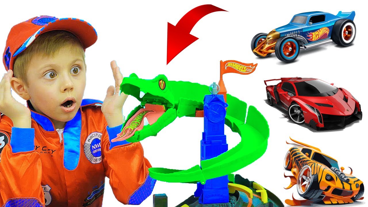 Машинки против МОНСТРОВ! Даник играет в машинки HOT WHEELS