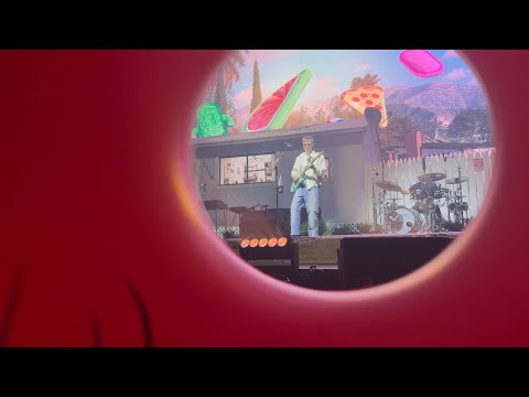Weezer - Island in the Sun (live @ Scotiabank Arena, Toronto, Sept. 25, 2026)