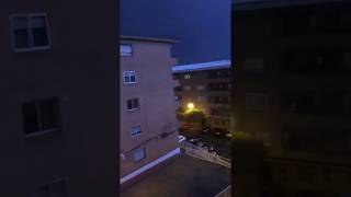 VIDEO: Sibian stabilit în Spania - „În fiecare seară oamenii ies pe balcon și aplaudă medicii în semn de mulțumire” 2 video