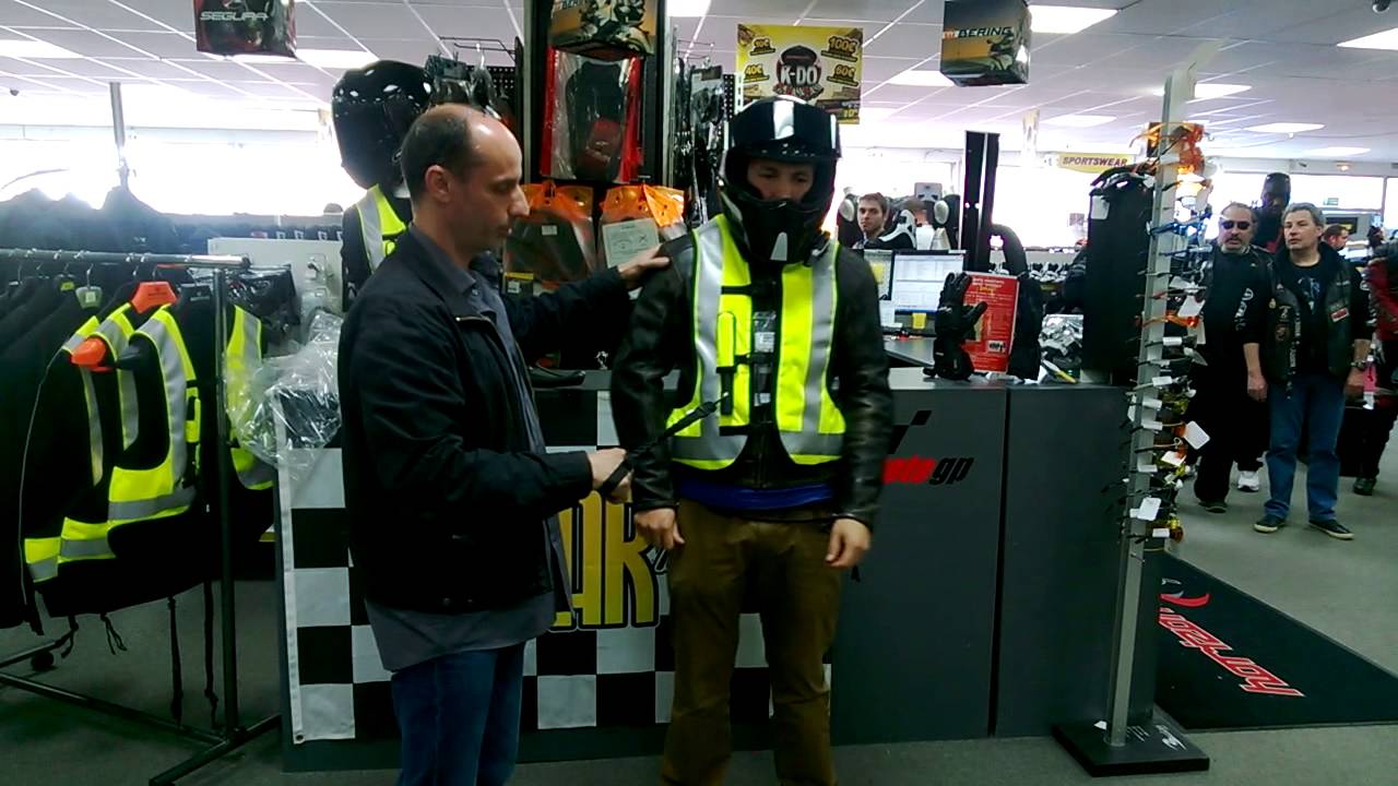 Test airbag moto @ horizon moto 95 - YouTube