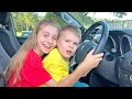 أغنية أطفال السيارات | We are in the car | Out and About Children song by Sunny Kids