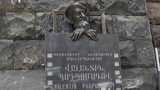 Պոդպոմոգովն այն մարդն էր, որի հետ երբ ընկերանում ես, այլևս չես կարող «ազատվել»․