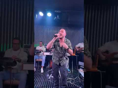 اعمل جميل يا جميل وتعالي يوم زورني هتروق معانا في اللايف دا حاتم المصري وعبسلام