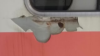 【この編成検査通すかな?】東武6050系6158Fの側面が酷いことになっていました