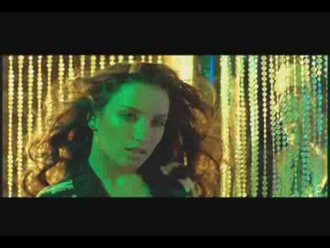 ВИКА ДАЙНЕКО feat. КОРНИ "Глаза в глаза" клип dainekomusic