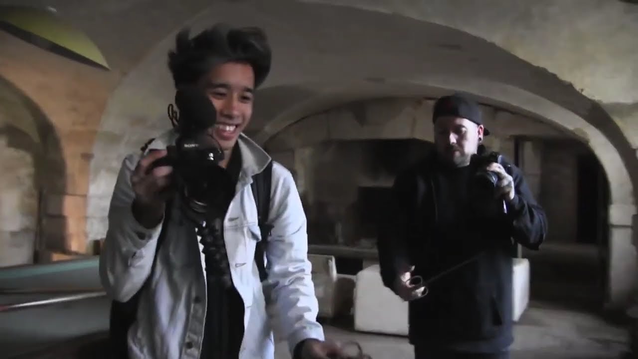 Заброшенный особняк из Assassin's Creed, оставленный во времени.