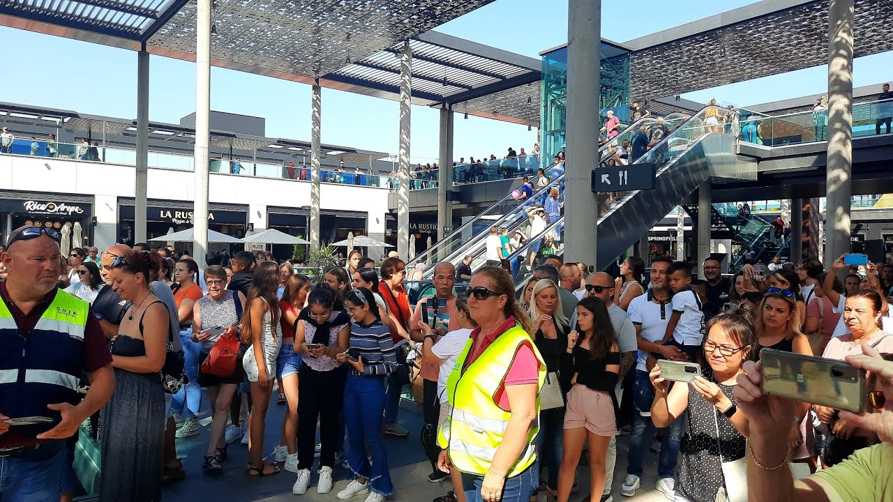OPEN MALL LANZAROTE Busy On The SECOND DAY OPENING YouTube