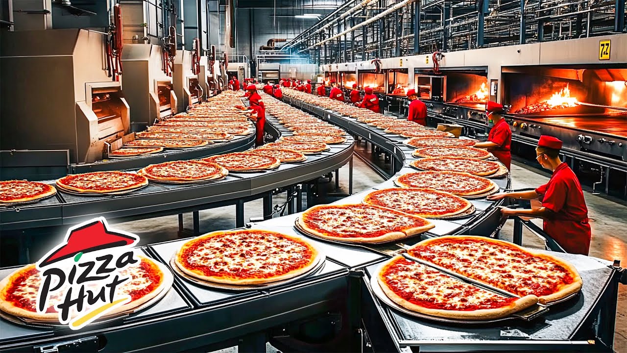 See How Pizza Hut Pizzas are Mass Produced in a Factory !