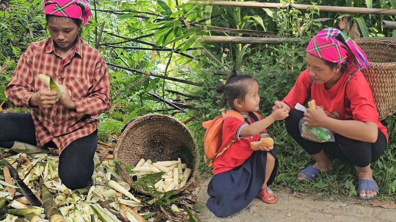 The mother went to find bamboo shoots to sell and picked up her ...