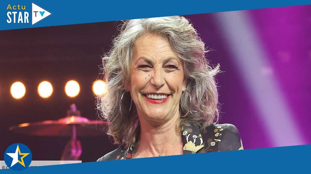 Lio, 61 ans, en petite tenue la chanteuse se dévoile comme jamais ...
