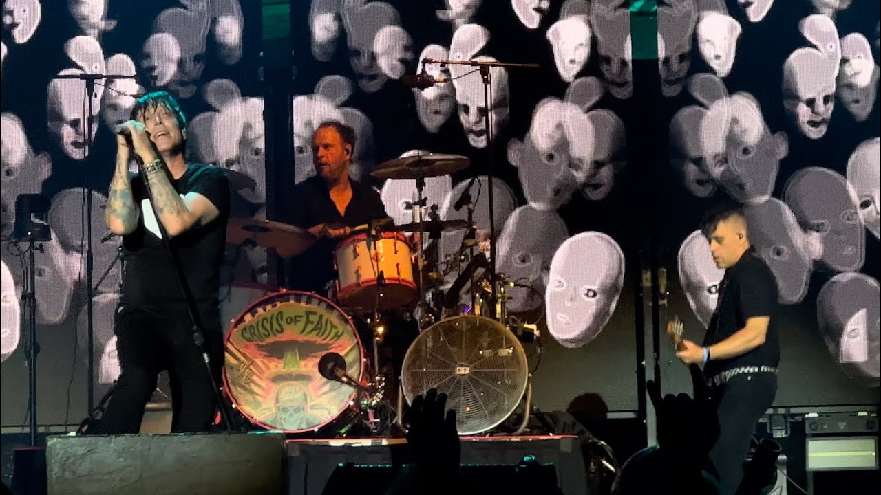 Billy Talent Diamond On A Landmine übersetzung Billy Talent - Diamond on a Landmine (Toronto 2023) - YouTube