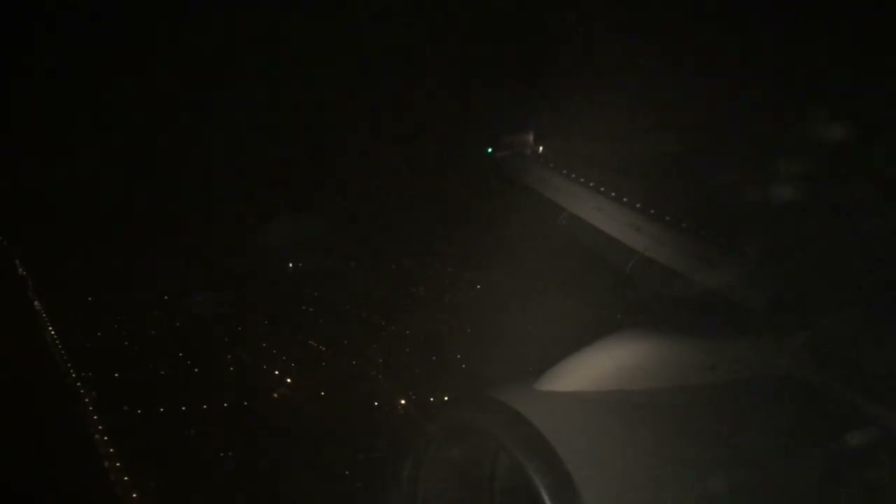 United 757-300 landing at Chicago O'Hare