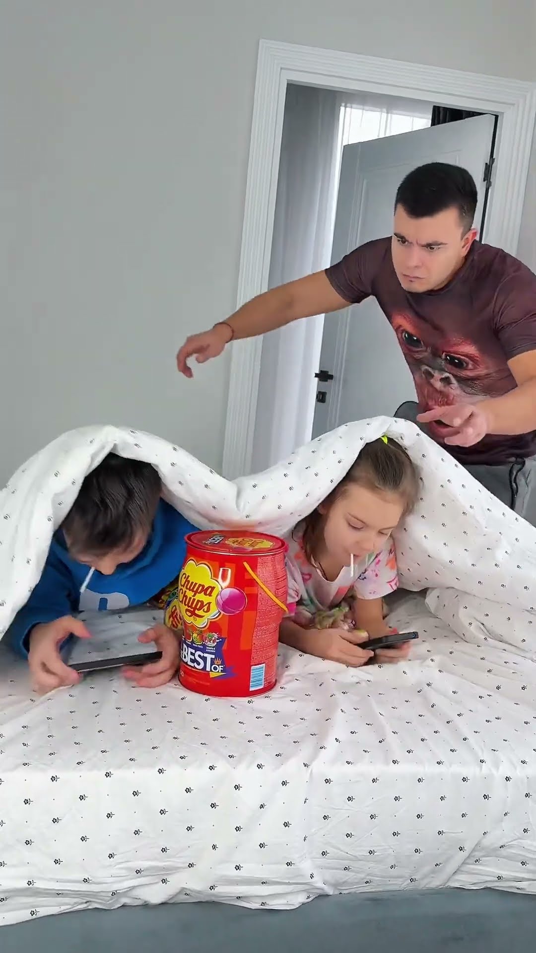 Sweets and Kids by Secret Vlog