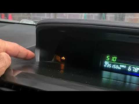 Toyota Prius V (Hybrid) 2013 - 2018 How to put in Maintenance Mode