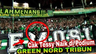 Respect.! Demi Sambut K-Conk Cak Tessy Naik di Podium Tribun Green Nord | Persebaya vs Madura United