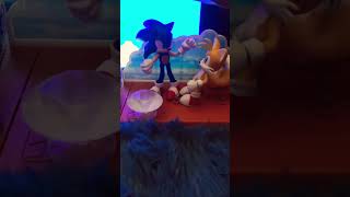 Sonic the Hedgehog wants you OFF his personal space bubble (credit to: Sonic David)