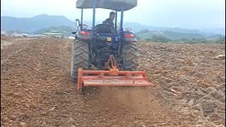 tracktor bajak tanah untuk kebun pisang