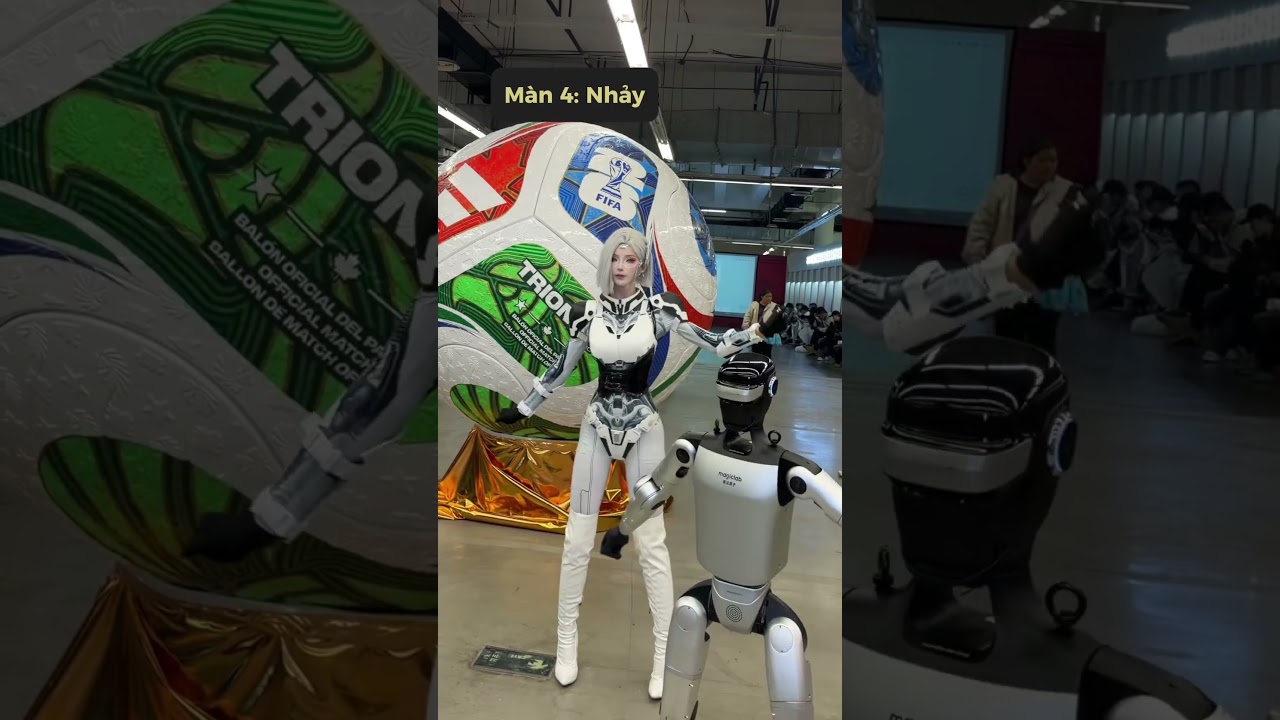 Khi tôi thử bắt chước robot  #meowcosplay #shorts