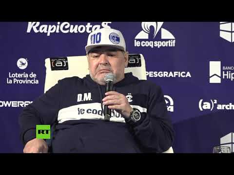 Maradona se presenta como entrenador de Gimnasia