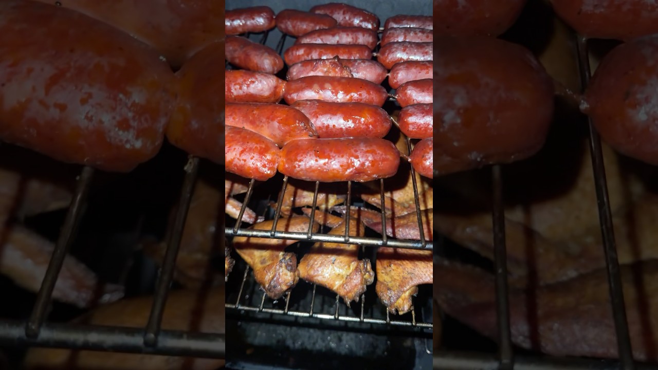 Smoked sausages & chicken wings with the homies 🍻