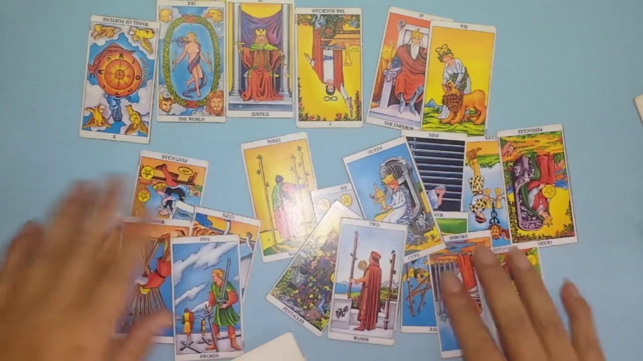 Está ENAMORADO de la OTRA - Tarot Interactivo del AMOR - YouTube