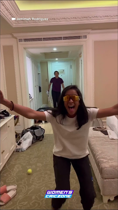 Smriti and Jemimah just can’t keep cricket out of their rooms 😉 | #ytshorts | #ytshortsindia